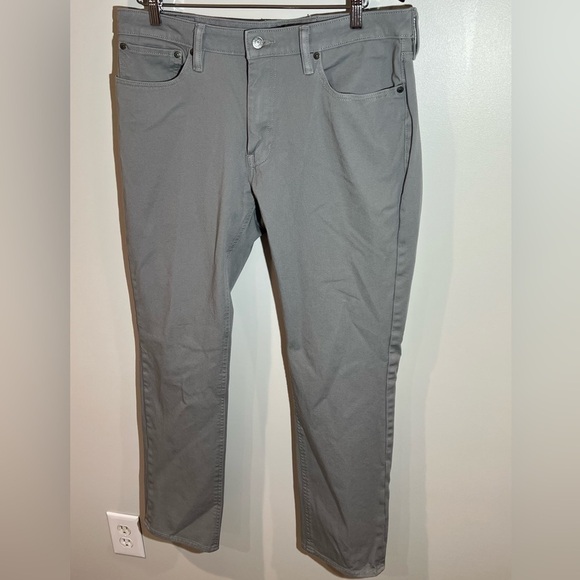 Men’s EUC Levi’s 36W 32L Gray Denim Structured Cotton Jeans Pants - Picture 2 of 11